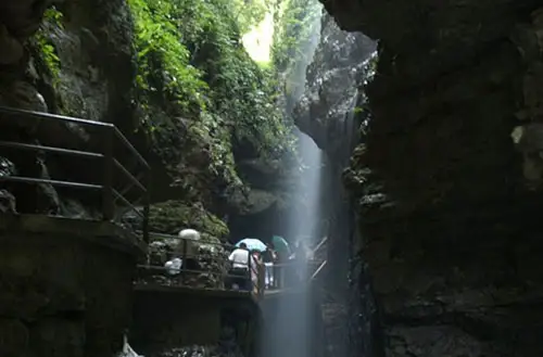 地缝峡
